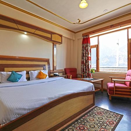 Hotel Prini Inn Manāli Buitenkant foto