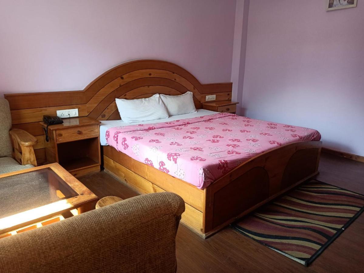 Hotel Prini Inn Manāli Buitenkant foto