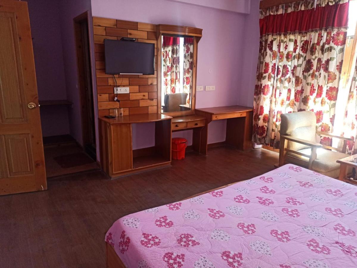 Hotel Prini Inn Manāli Buitenkant foto