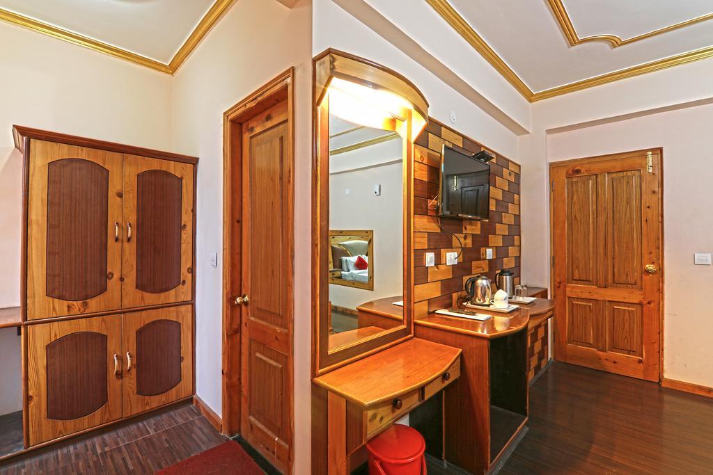 Hotel Prini Inn Manāli Buitenkant foto