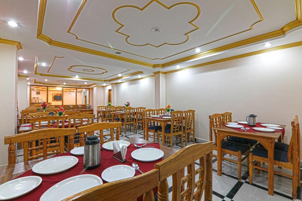 Hotel Prini Inn Manāli Buitenkant foto