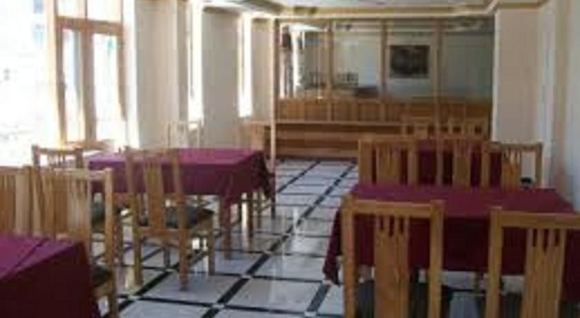 Hotel Prini Inn Manāli Buitenkant foto