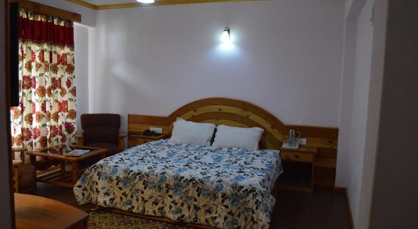 Hotel Prini Inn Manāli Buitenkant foto